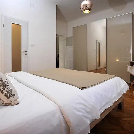 Celtis Apartment *